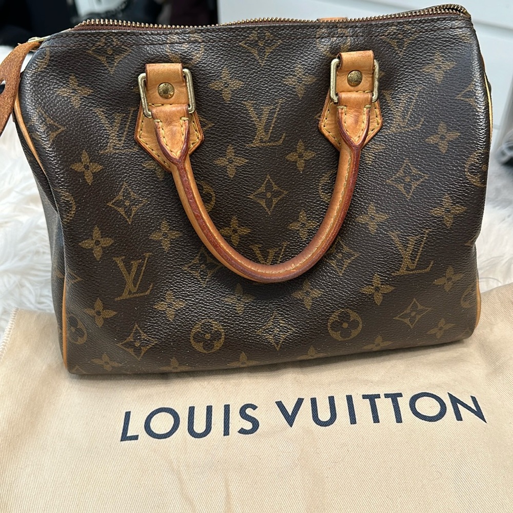 Authentic Louis Vuitton speedy 25